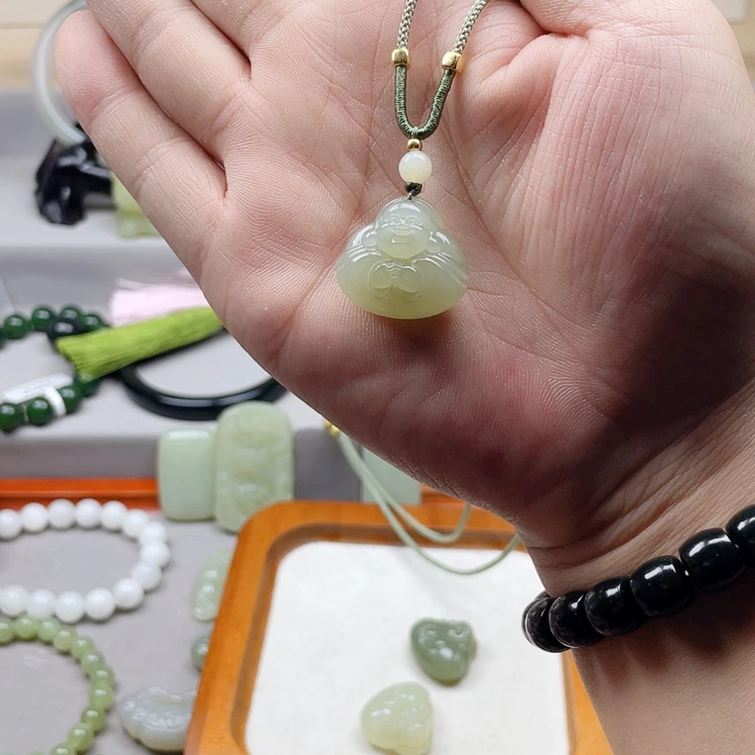 和田玉颈饰未镶嵌