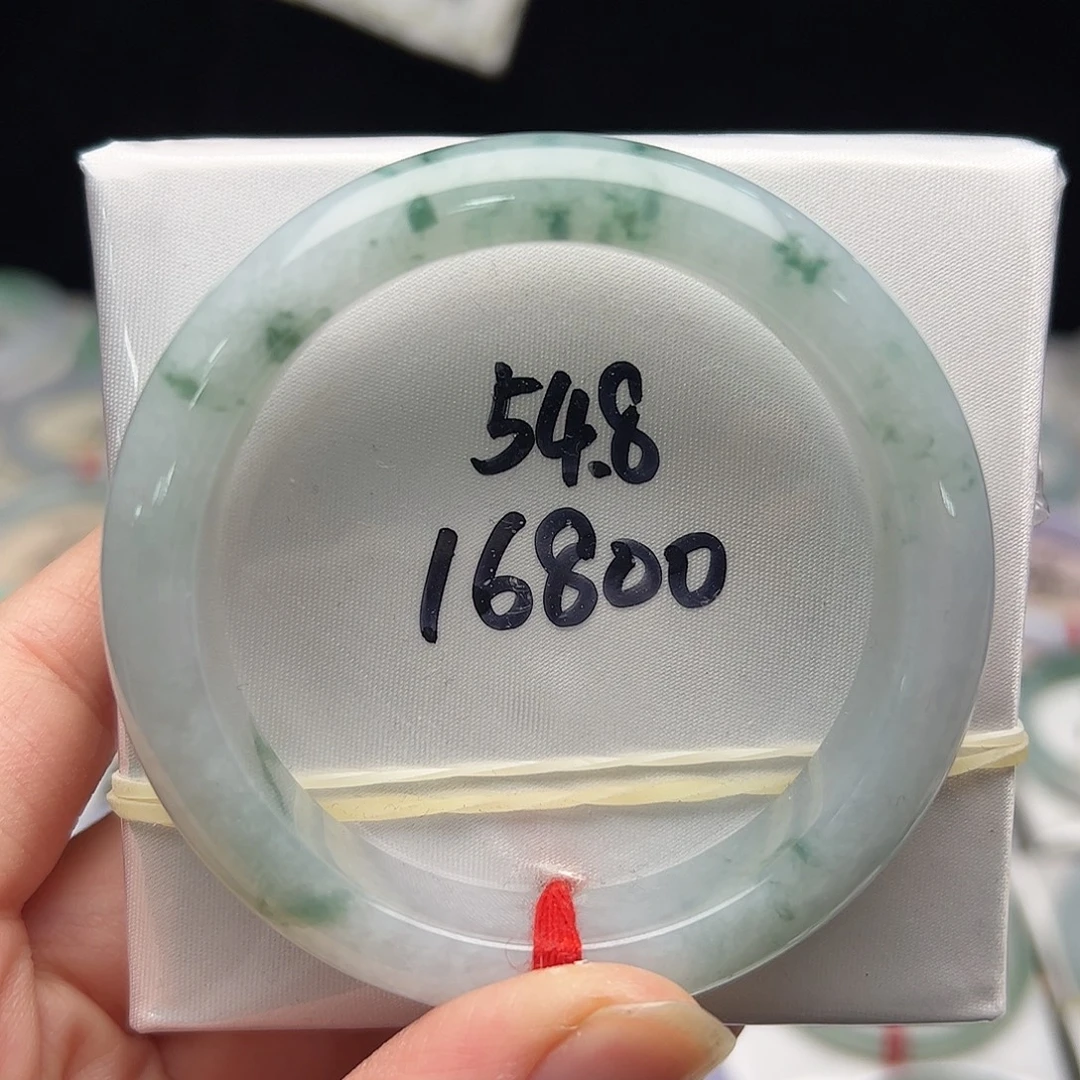 翡翠未镶嵌手镯A货