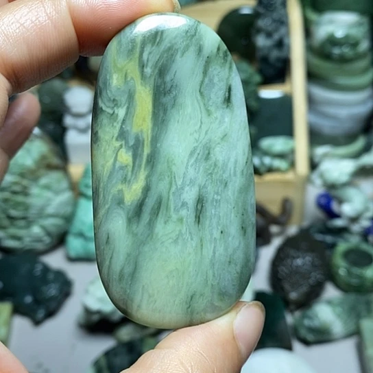 独山玉未镶嵌珠宝半成品