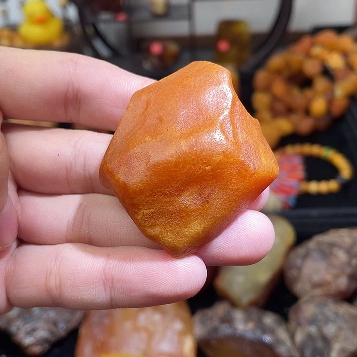 琥珀未镶嵌珠宝奇石