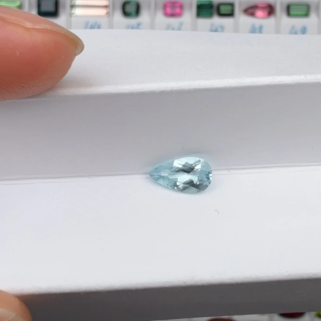 海蓝宝石裸石天然0.84克拉