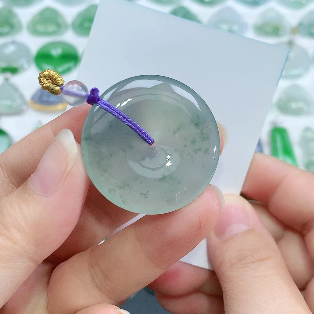 翡翠未镶嵌颈饰平安扣