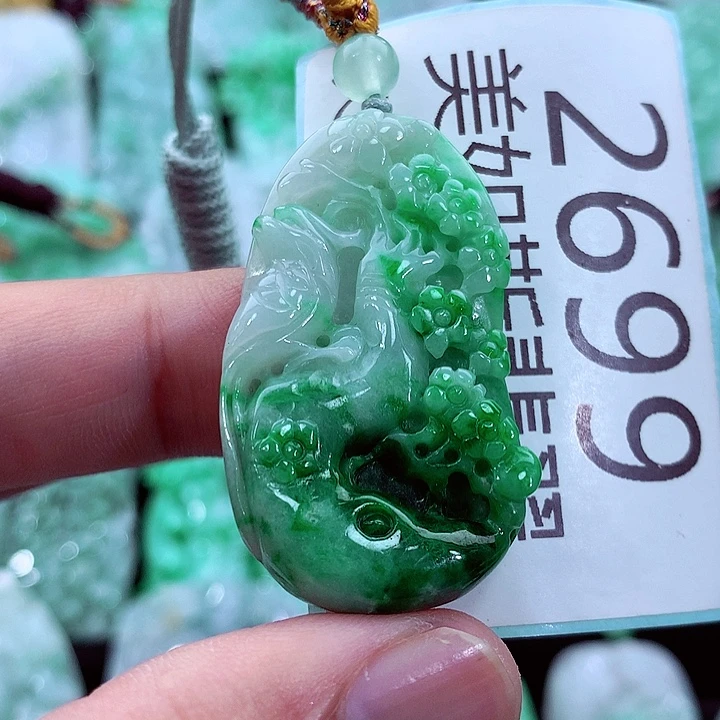 吊坠(不含链)未镶嵌翡翠