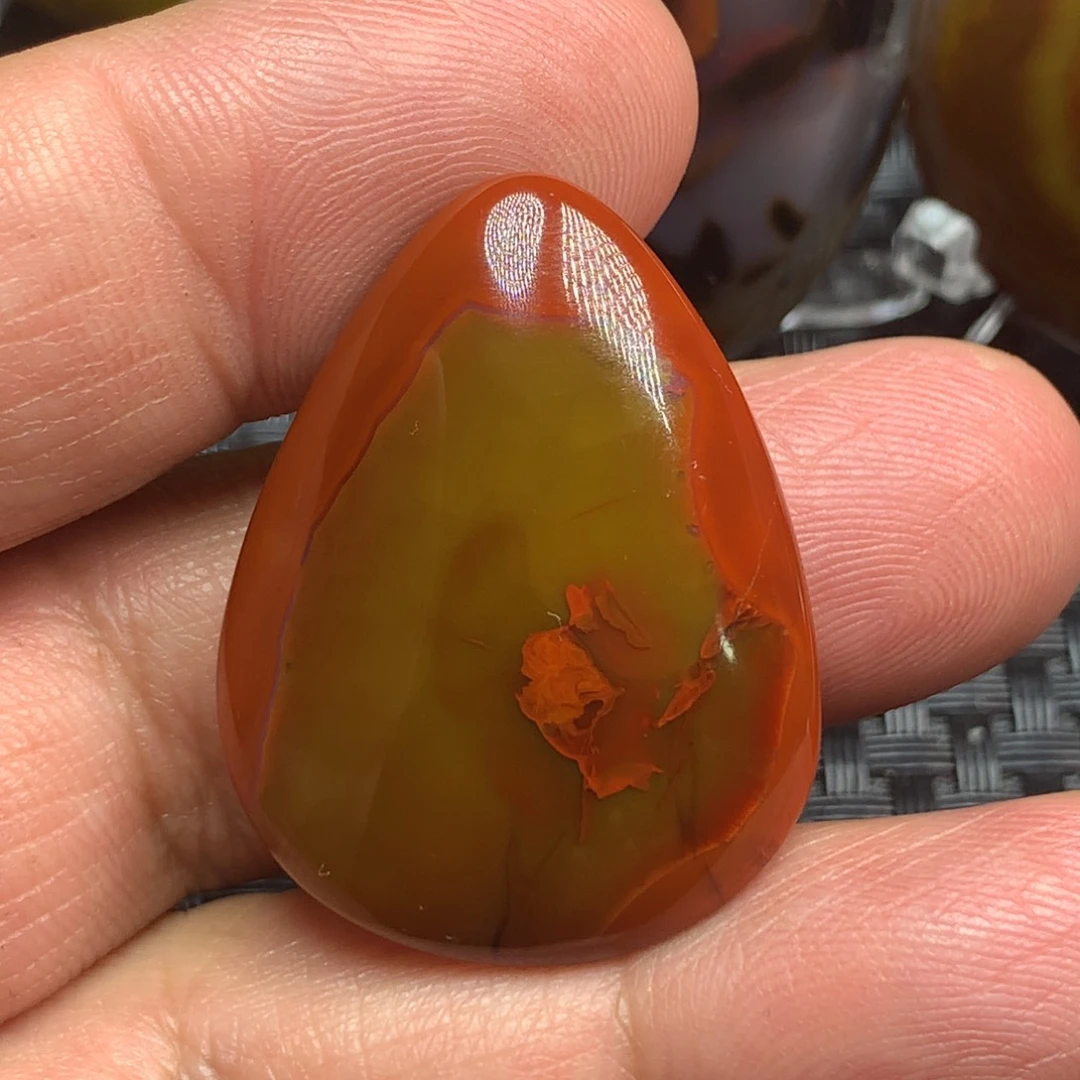 玛瑙/玉髓吊坠未镶嵌梅****行