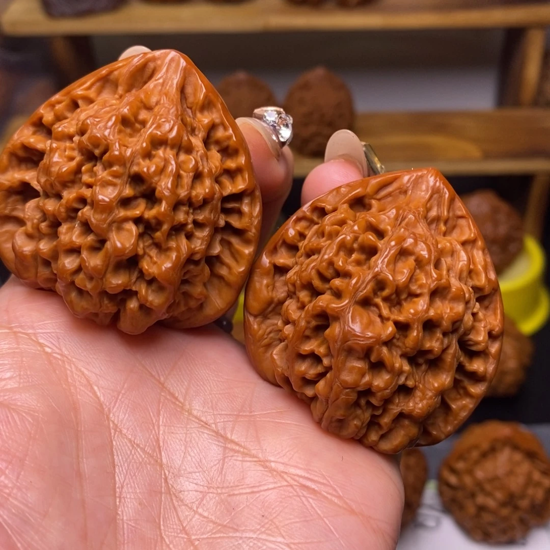 嗯***哼文玩核桃吊坠官帽福利