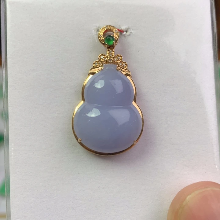 翡翠18K金镶嵌颈饰翡翠