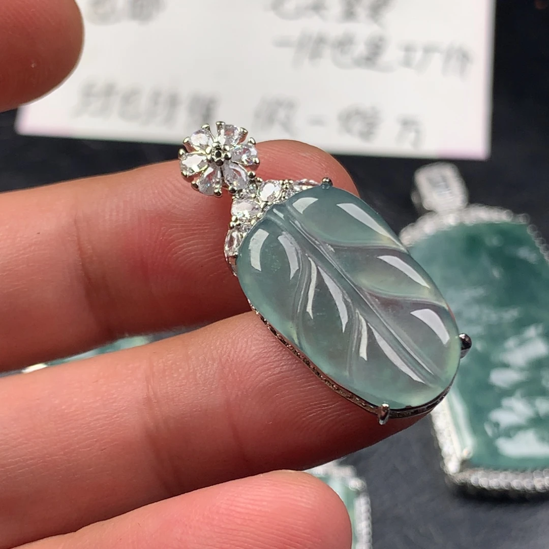 颈饰未镶嵌翡翠叶子