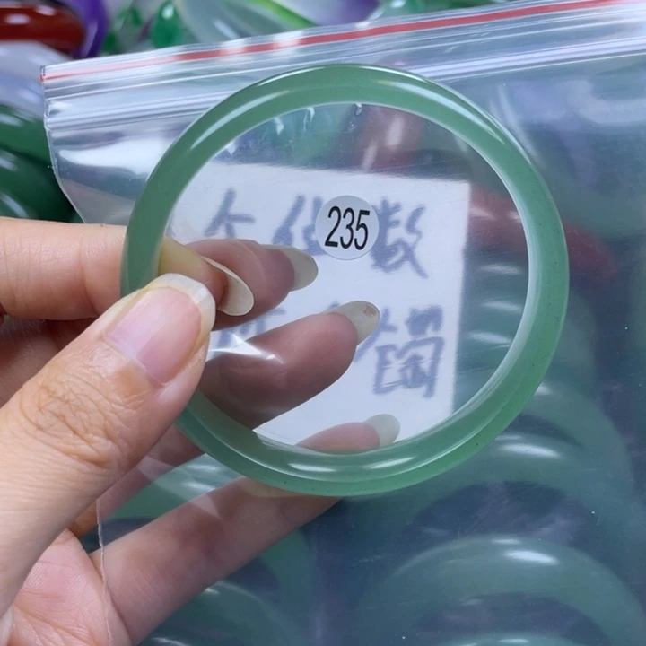 未镶嵌手镯石英质玉59