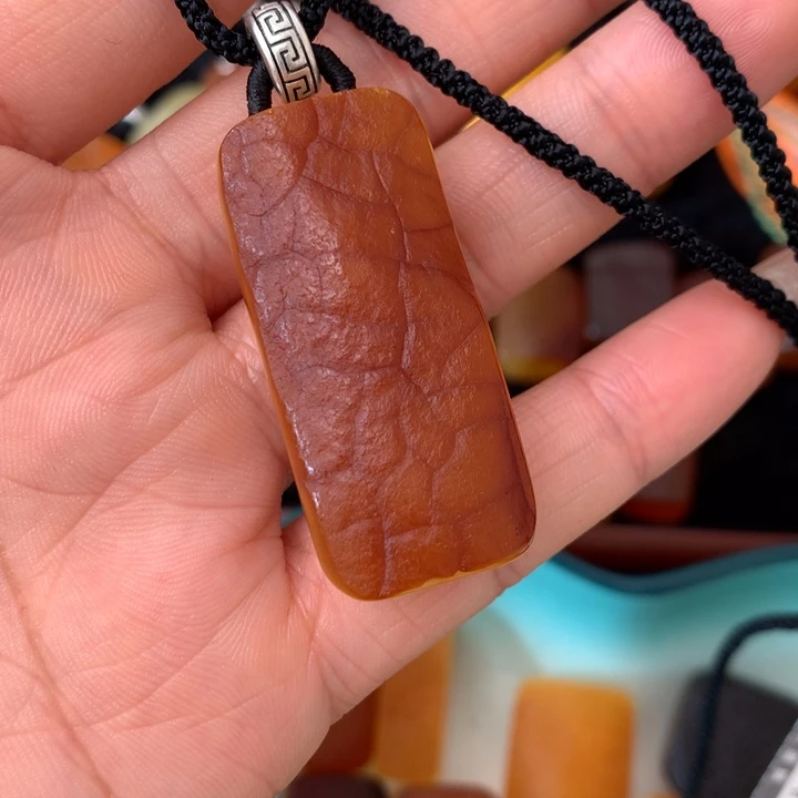 原皮留皮切牌吊坠