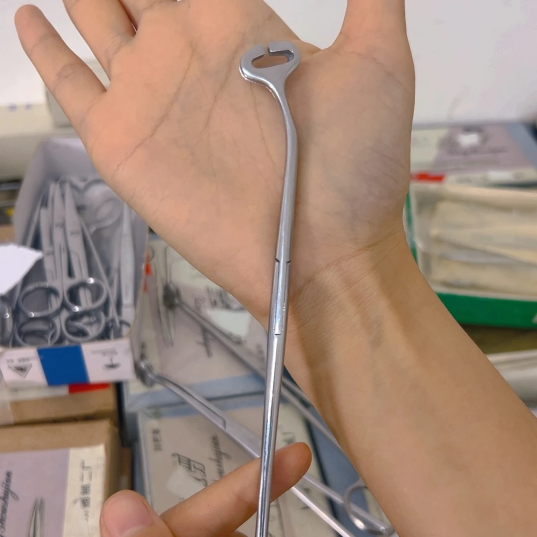 c口钳钳子钳子弯头