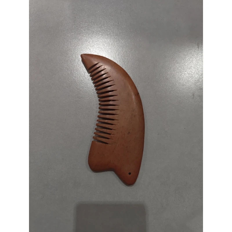 弯刀梳形护理工具