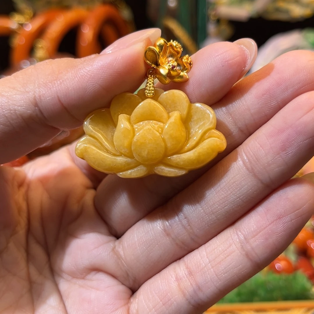 翡翠未镶嵌颈饰待编织