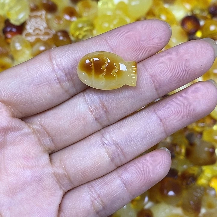 吊坠橄榄核小鱼66