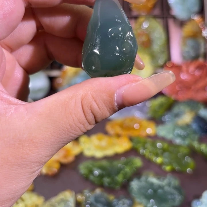 未镶嵌蛇纹石玉颈饰
