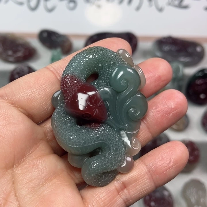 玛瑙/玉髓颈饰未镶嵌镜*