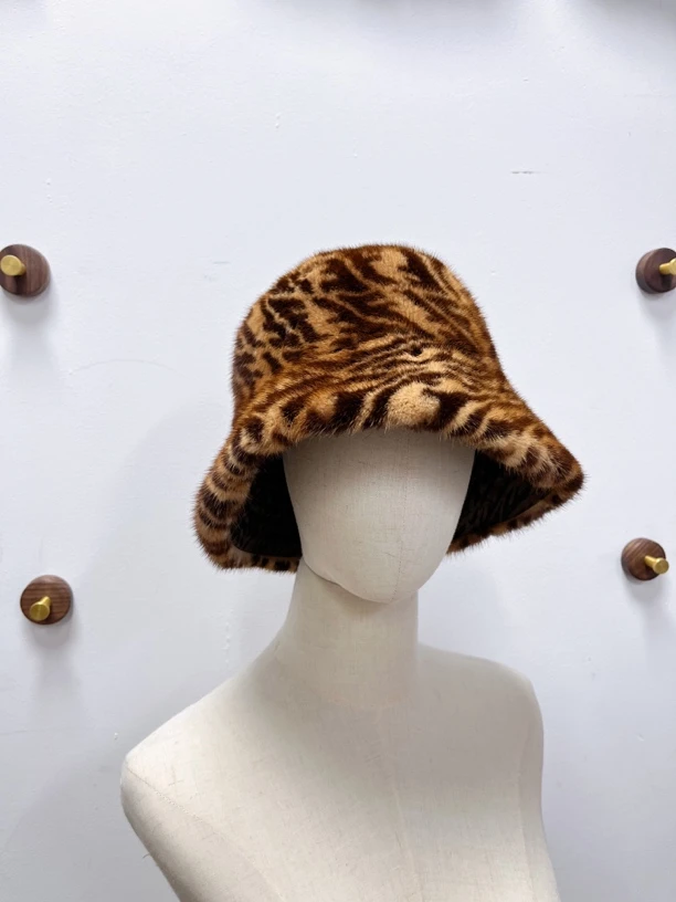 95新 FENDI/芬迪 夏七中古/老花水貂帽子