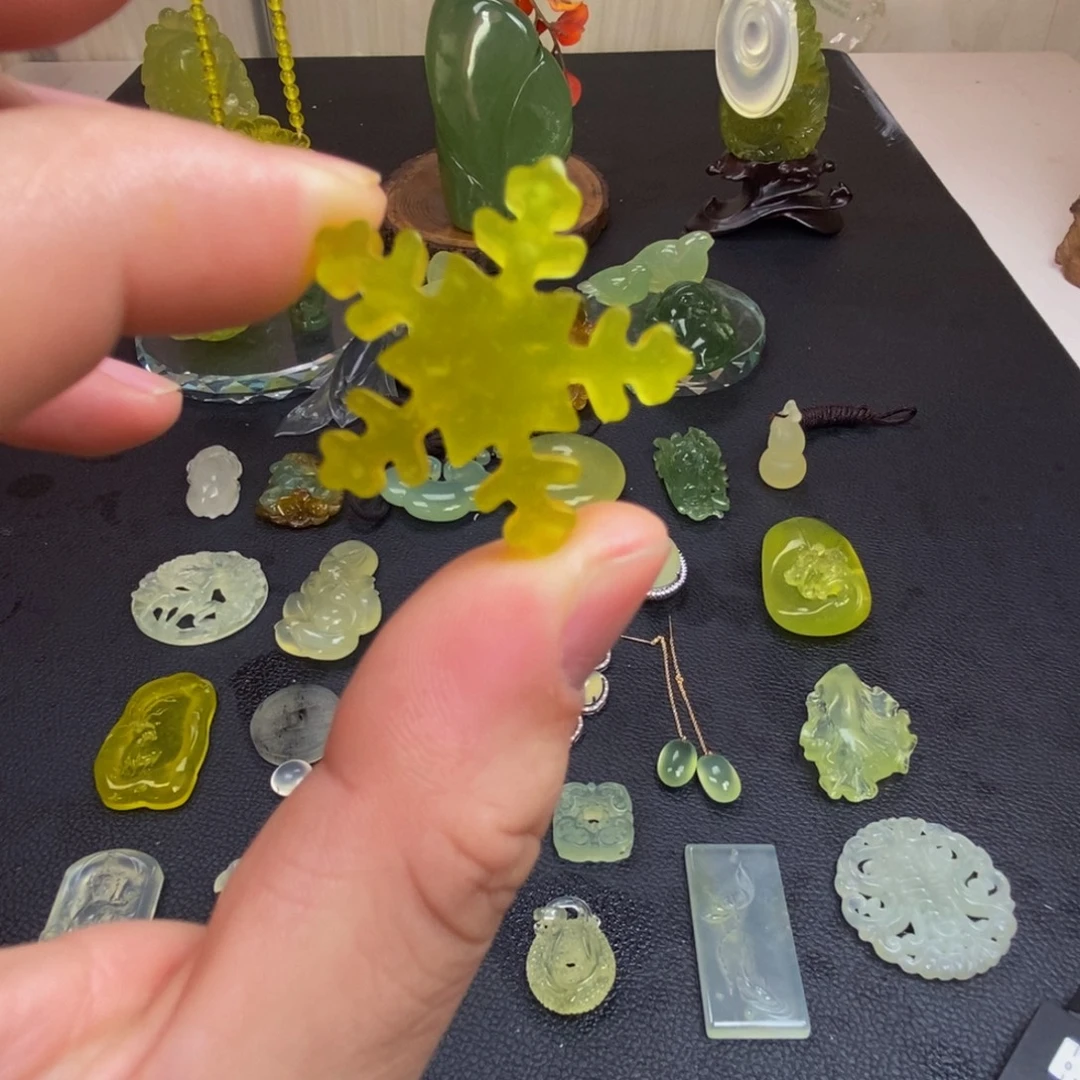 蛇纹石玉合金颈饰