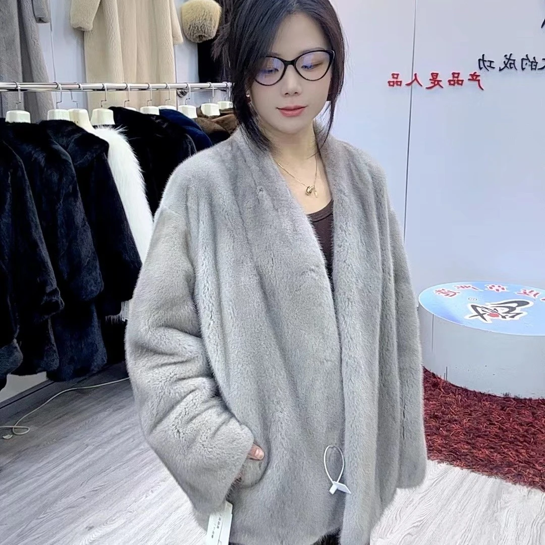 2024年丹麦水貂皮草皇冠，咖啡V领新款