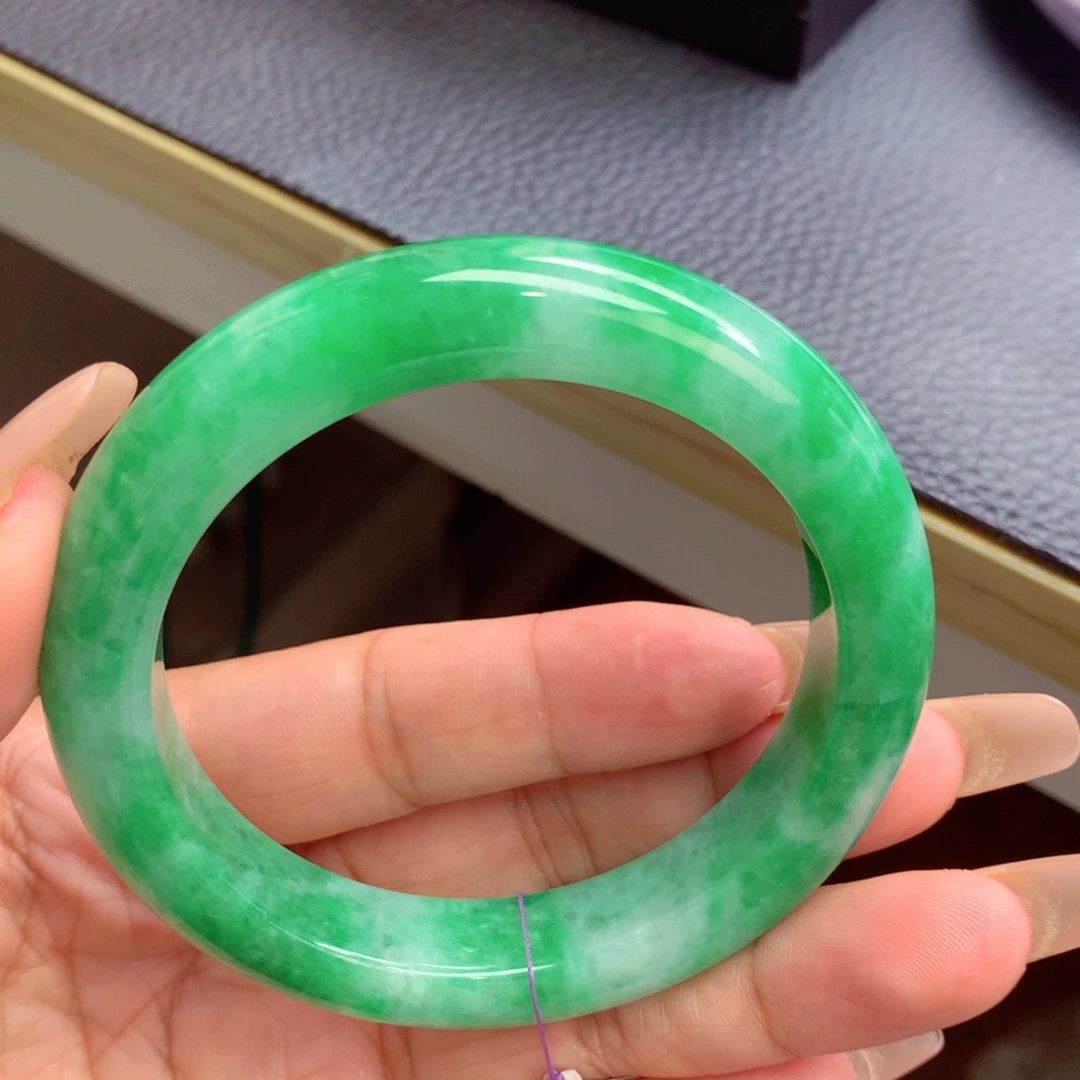 未镶嵌手镯翡翠缅甸