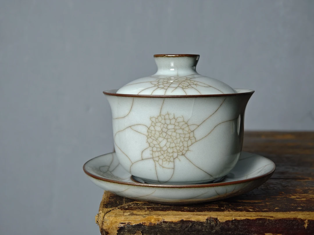 铁胎月白釉绣球开片盖碗茶器手工茶碗 泡茶三才盖碗 元宝盖碗