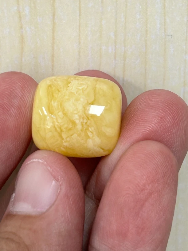 蜜蜡鸡油黄琥皮桶珠3.65克