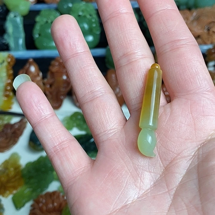 未镶嵌蛇纹石玉颈饰