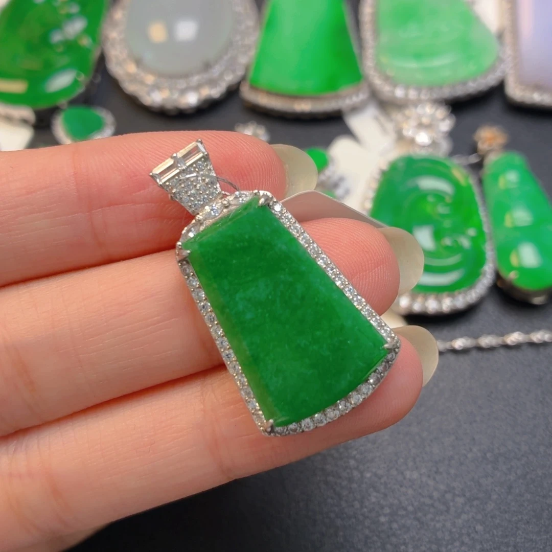 C***S翡翠银S925镶嵌颈饰