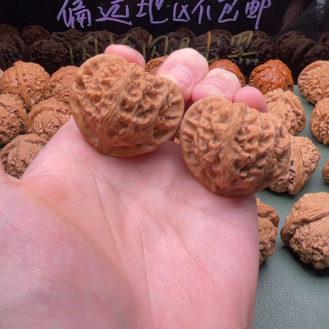 核桃把件41全品桃心宫灯