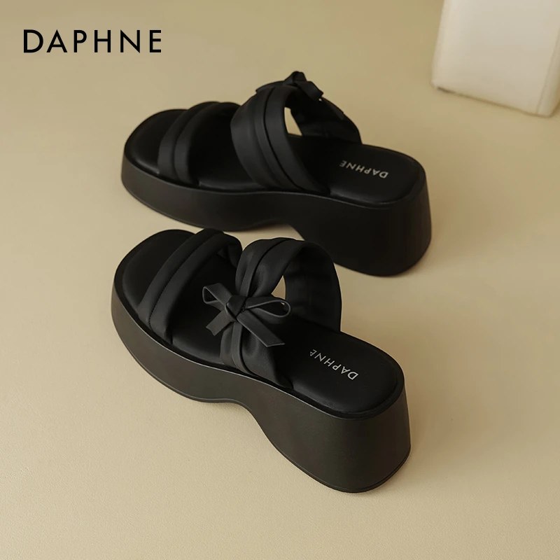 达芙妮厚底拖鞋女夏外穿2025新款绝美蝴蝶结配裙子一字拖高跟凉鞋