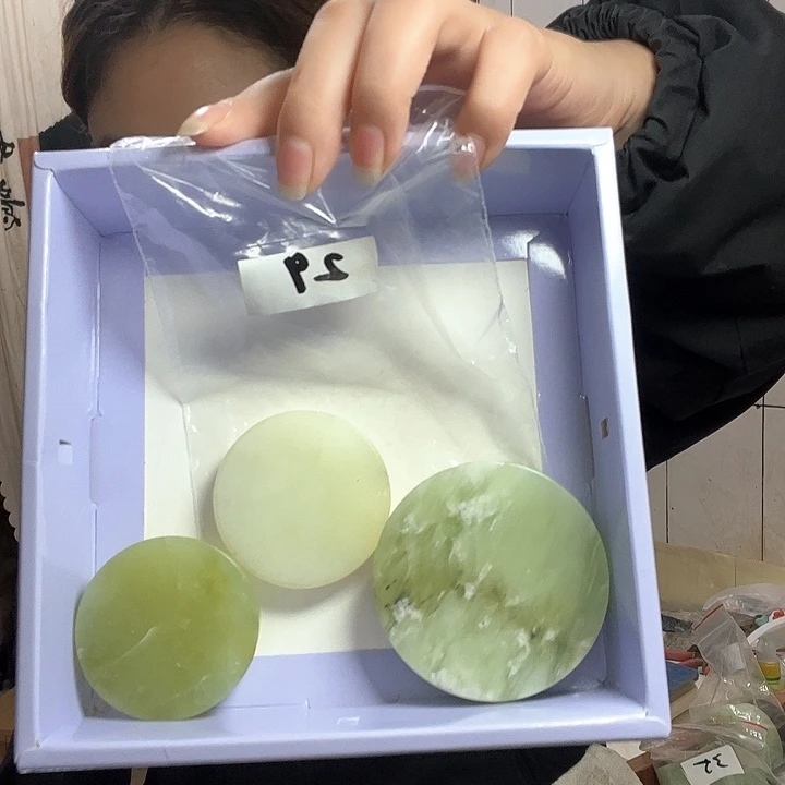 岫玉未镶嵌天然岫玉珠宝未镶嵌微瑕