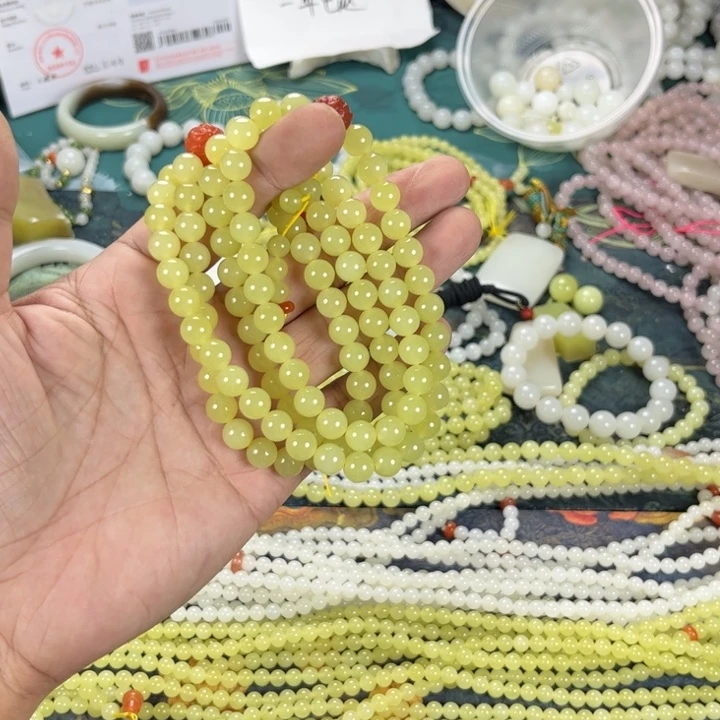 未镶嵌手链和田玉（糖玉）卡8鸡油黄  108