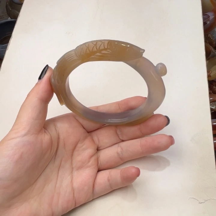 玛瑙/玉髓未镶嵌手镯60.61圈口