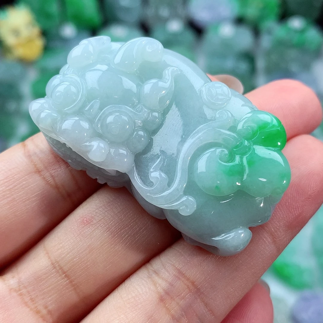 用***8翡翠未镶嵌颈饰翡翠