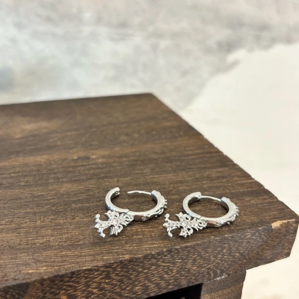 铜合金合成锆石耳饰 十字鸢尾zz耳环EH3063