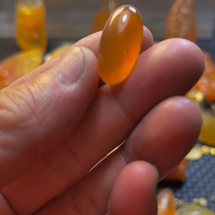 禾***庄石英质玉未镶嵌旦面