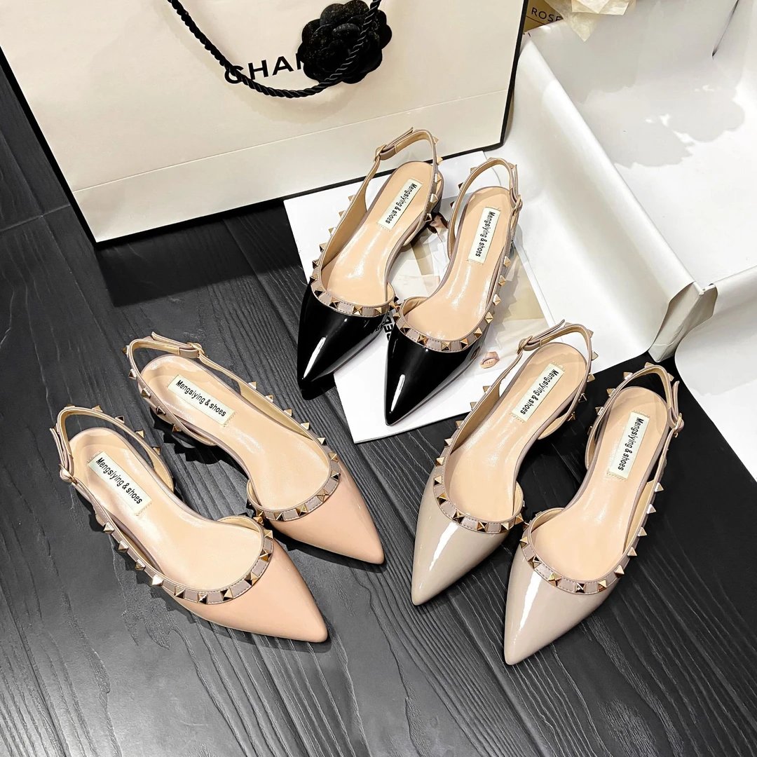 法式铆钉包头凉鞋女2025夏季新款尖头浅口轻奢百搭软底低跟单鞋女