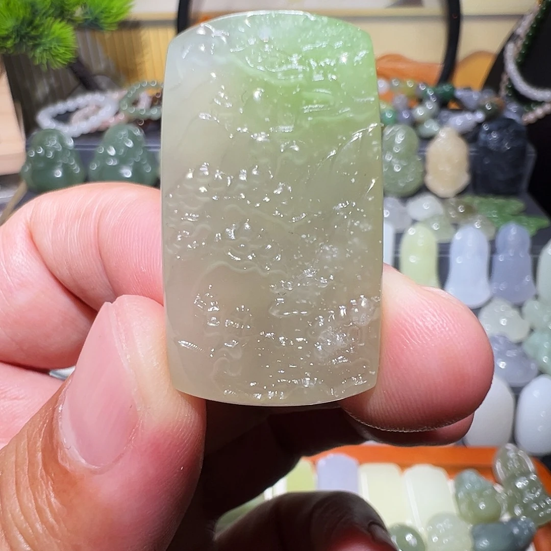 和田玉（翠青玉）未镶嵌颈饰