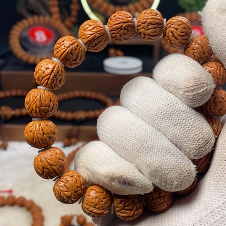 桃核吊坠秦岭龙纹桃核