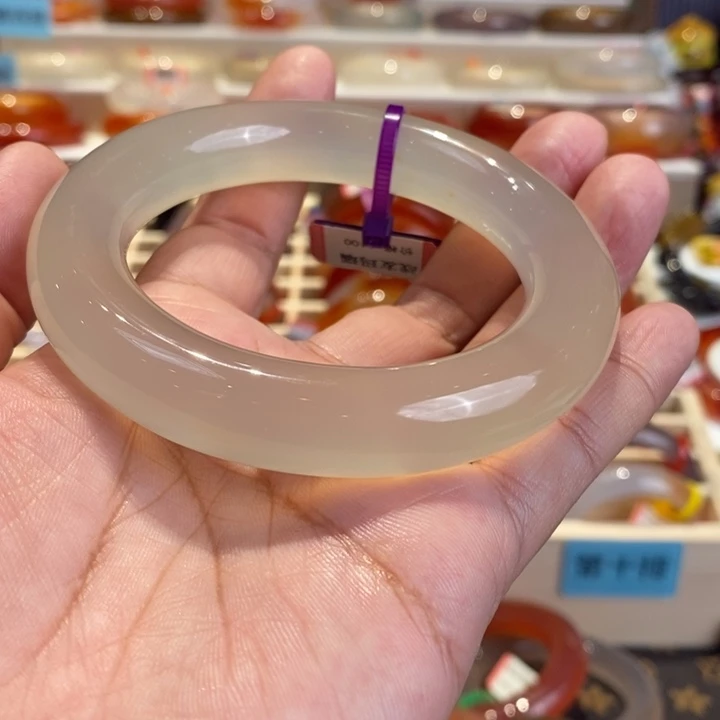 手镯玛瑙/玉髓未镶嵌?**?