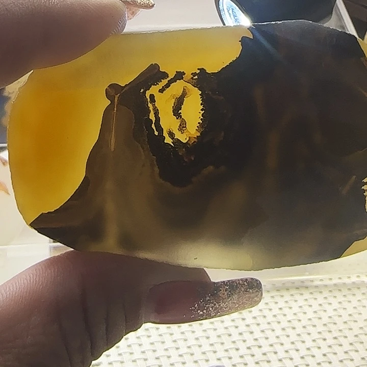 睦***风玛瑙/玉髓未镶嵌珠宝奇石