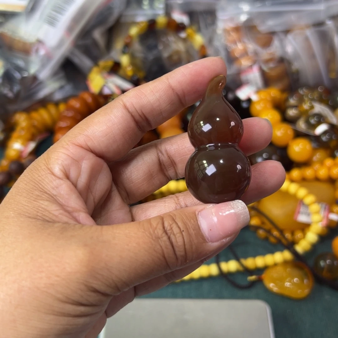 未镶嵌琥珀珠宝奇石458