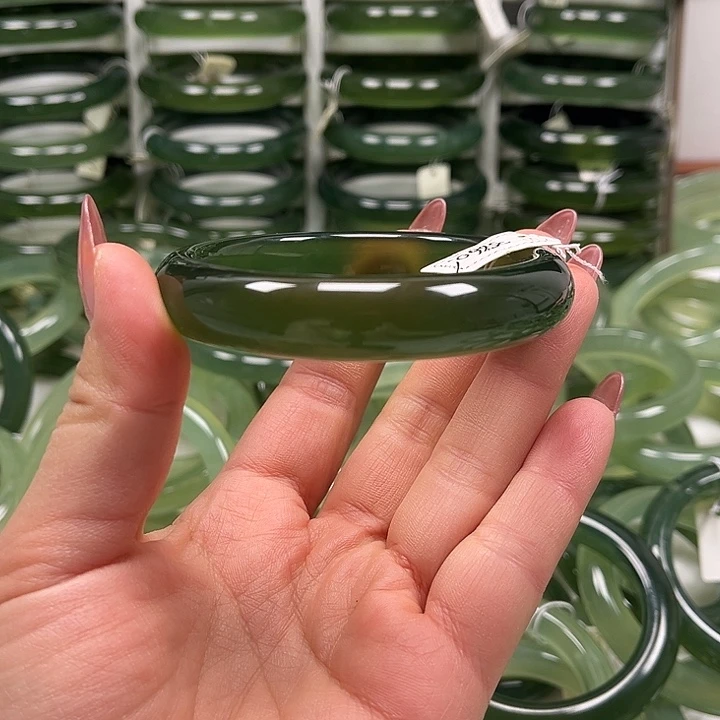 岫玉未镶嵌手镯天然岫玉手镯