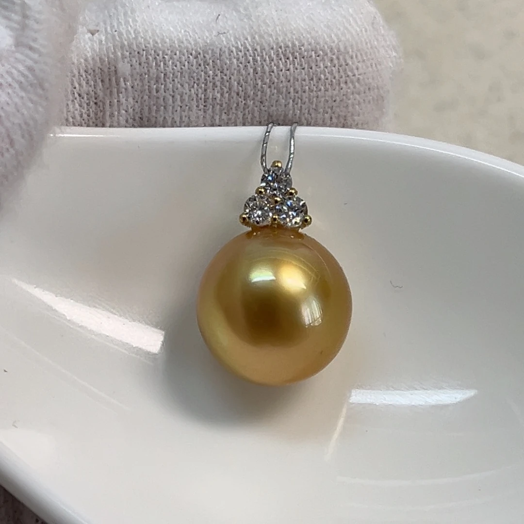 颈饰18K金镶嵌海水珍珠12.5mm