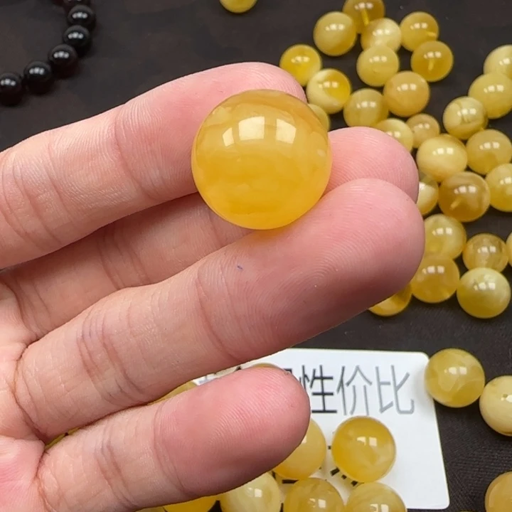 未镶嵌琥珀裸石天然322