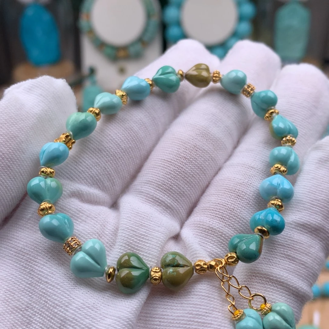 绿松石未镶嵌珠宝奇石