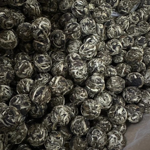 古树特级白茶《月光白龙珠》