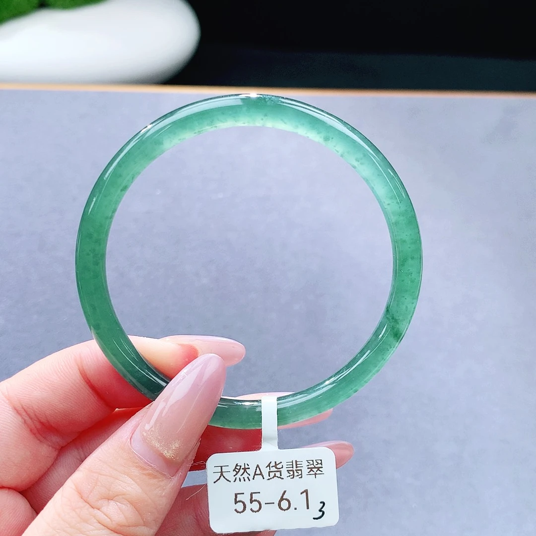 未镶嵌手镯（圆镯）翡翠