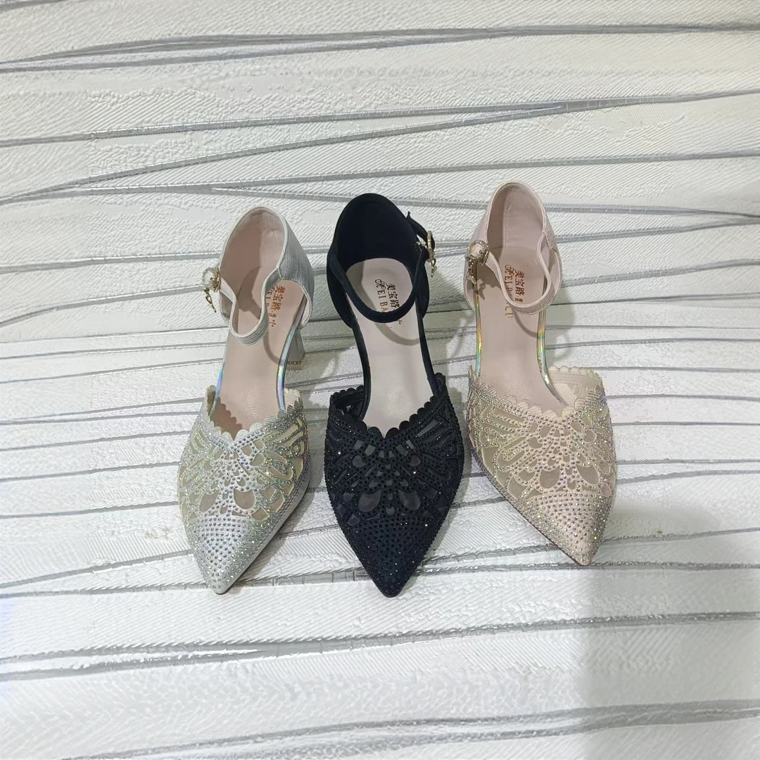 女简约包头包头凉鞋粗跟鞋子水钻尖头凉鞋平底时装凉鞋高跟鞋中跟