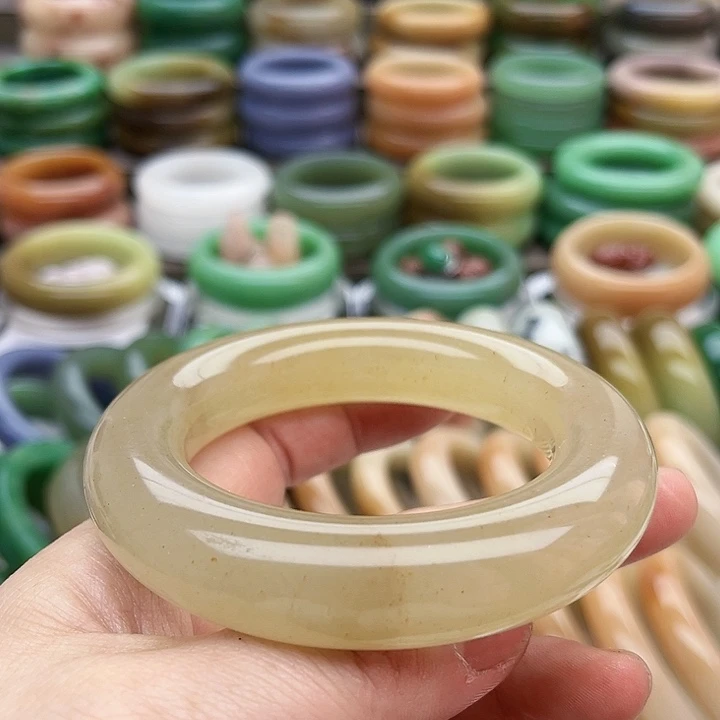 未镶嵌手镯（圆镯）石英质玉