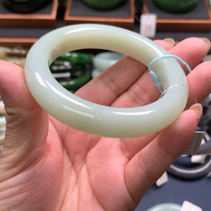 【闪购商品】未镶嵌手镯和田玉